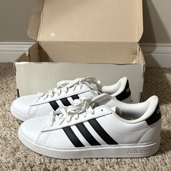 Adidas Classic White and Black Shoes - Picture 2 of 11